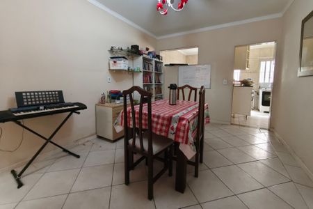 Casa à venda com 212m², 3 quartos e 2 vagasCopa