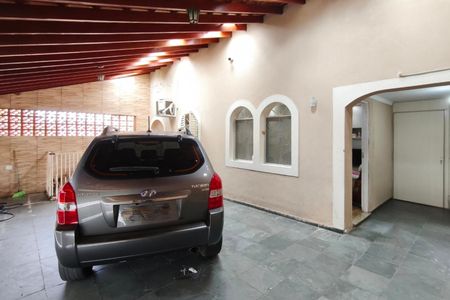 Casa à venda com 212m², 3 quartos e 2 vagasQuintal - Garagem