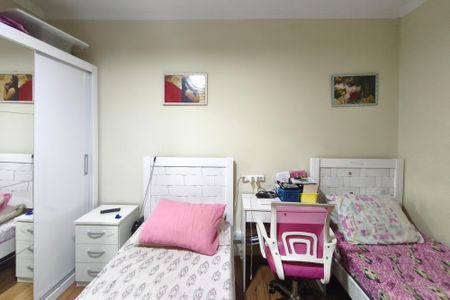 Casa à venda com 212m², 3 quartos e 2 vagasQuarto 3