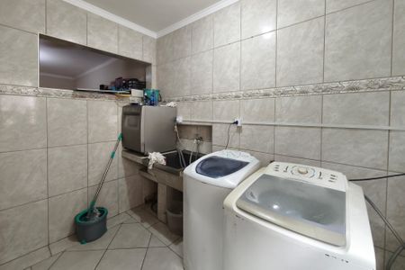 Casa à venda com 212m², 3 quartos e 2 vagasÁrea de Serviço