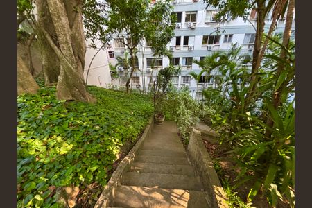 Apartamento para alugar com 92m², 2 quartos e 1 vagaÁrea comum - área verde