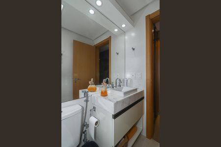 Banheiro da Suíte de apartamento à venda com 3 quartos, 103m² em Passo D’areia, Porto Alegre