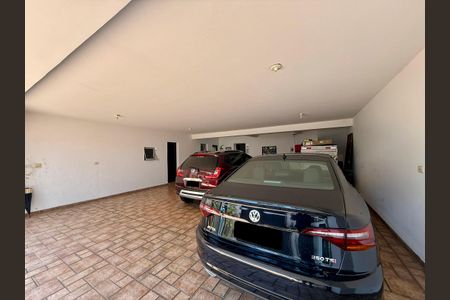 Casa à venda com 500m², 6 quartos e 6 vagas Casa à venda com 500m², 6 quartos e 6 vagasGaragem