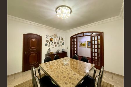 Casa à venda com 500m², 6 quartos e 6 vagas Casa à venda com 500m², 6 quartos e 6 vagasSala