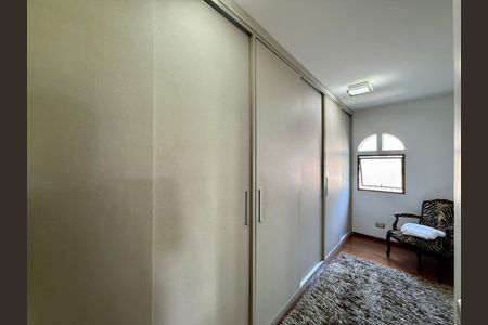 Casa à venda com 500m², 6 quartos e 6 vagas Casa à venda com 500m², 6 quartos e 6 vagasCloset Suíte 1