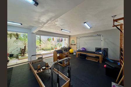 Casa à venda com 500m², 6 quartos e 6 vagas Casa à venda com 500m², 6 quartos e 6 vagasEdícula