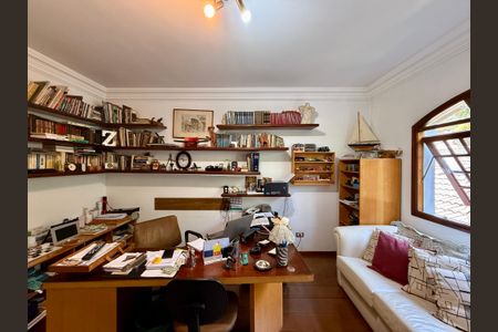 Casa à venda com 500m², 6 quartos e 6 vagas Casa à venda com 500m², 6 quartos e 6 vagasEscritório 1