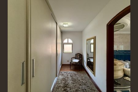 Casa à venda com 500m², 6 quartos e 6 vagas Casa à venda com 500m², 6 quartos e 6 vagasCloset Suíte 1