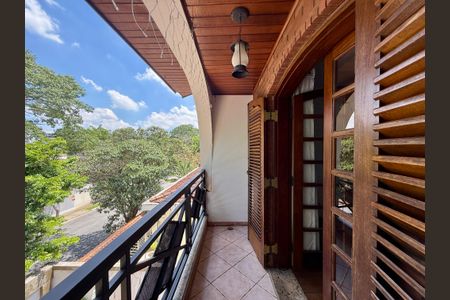 Casa à venda com 500m², 6 quartos e 6 vagas Casa à venda com 500m², 6 quartos e 6 vagasSacada Suíte 1