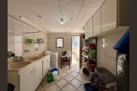 Casa à venda com 500m², 6 quartos e 6 vagas Casa à venda com 500m², 6 quartos e 6 vagasÁrea de Serviço