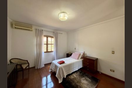 Casa à venda com 500m², 6 quartos e 6 vagas Casa à venda com 500m², 6 quartos e 6 vagasSuíte 3