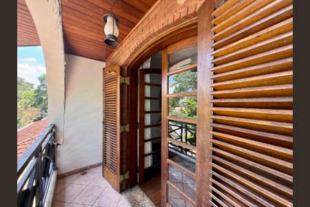 Casa à venda com 500m², 6 quartos e 6 vagas Casa à venda com 500m², 6 quartos e 6 vagasSacada Suíte 1