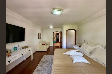 Casa à venda com 500m², 6 quartos e 6 vagas Casa à venda com 500m², 6 quartos e 6 vagasSuíte 1