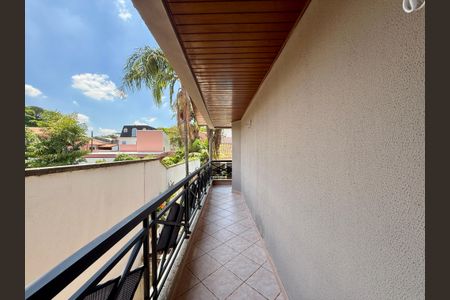 Casa à venda com 500m², 6 quartos e 6 vagas Casa à venda com 500m², 6 quartos e 6 vagasSacada Suíte 2