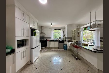 Casa à venda com 500m², 6 quartos e 6 vagas Casa à venda com 500m², 6 quartos e 6 vagasCozinha