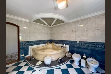 Casa à venda com 500m², 6 quartos e 6 vagas Casa à venda com 500m², 6 quartos e 6 vagasBanheiro Suíte 1
