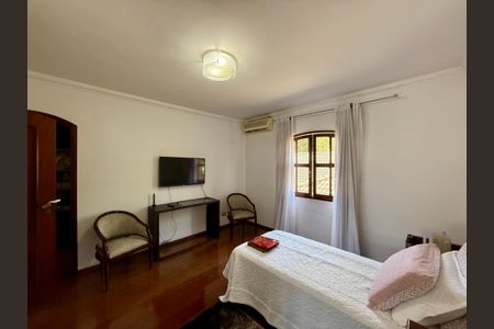 Casa à venda com 500m², 6 quartos e 6 vagas Casa à venda com 500m², 6 quartos e 6 vagasSuíte 3