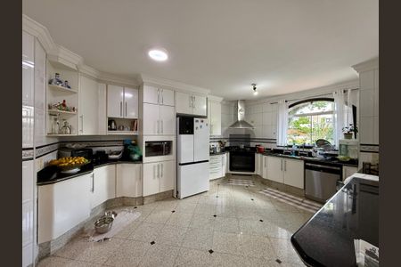 Casa à venda com 500m², 6 quartos e 6 vagas Casa à venda com 500m², 6 quartos e 6 vagasCozinha