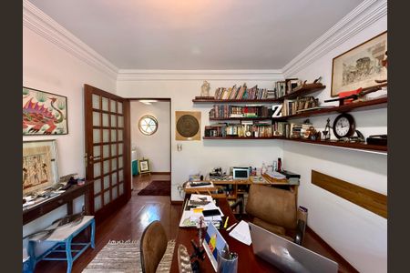 Casa à venda com 500m², 6 quartos e 6 vagas Casa à venda com 500m², 6 quartos e 6 vagasEscritório 1