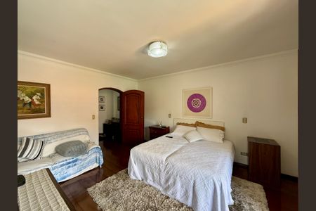 Casa à venda com 500m², 6 quartos e 6 vagas Casa à venda com 500m², 6 quartos e 6 vagasSuíte 4