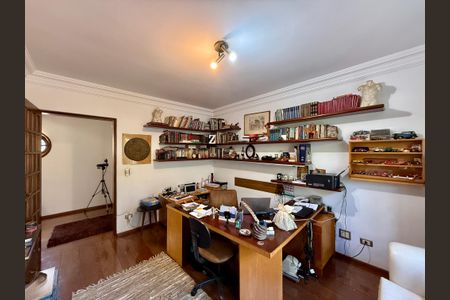 Casa à venda com 500m², 6 quartos e 6 vagas Casa à venda com 500m², 6 quartos e 6 vagasEscritório 1