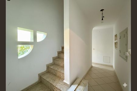 Casa à venda com 500m², 6 quartos e 6 vagas Casa à venda com 500m², 6 quartos e 6 vagasEscritório 1 Acesso Serviço