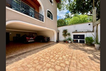 Casa à venda com 500m², 6 quartos e 6 vagas Casa à venda com 500m², 6 quartos e 6 vagasGaragem