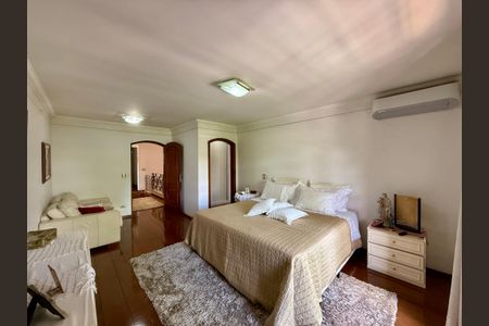 Casa à venda com 500m², 6 quartos e 6 vagas Casa à venda com 500m², 6 quartos e 6 vagasSuíte 1