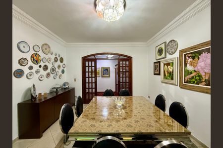 Casa à venda com 500m², 6 quartos e 6 vagas Casa à venda com 500m², 6 quartos e 6 vagasSala