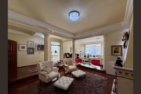 Casa à venda com 500m², 6 quartos e 6 vagas Casa à venda com 500m², 6 quartos e 6 vagasSala