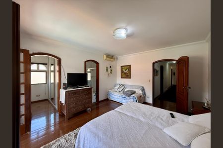 Casa à venda com 500m², 6 quartos e 6 vagas Casa à venda com 500m², 6 quartos e 6 vagasSuíte 4