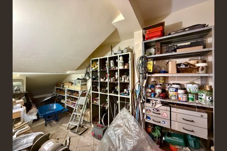 Casa à venda com 500m², 6 quartos e 6 vagas Casa à venda com 500m², 6 quartos e 6 vagasDepósito