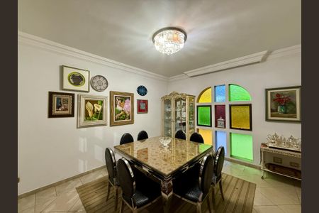 Casa à venda com 500m², 6 quartos e 6 vagas Casa à venda com 500m², 6 quartos e 6 vagasSala