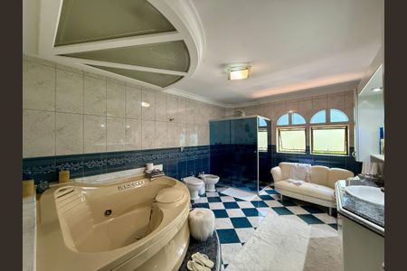 Casa à venda com 500m², 6 quartos e 6 vagas Casa à venda com 500m², 6 quartos e 6 vagasBanheiro Suíte 1