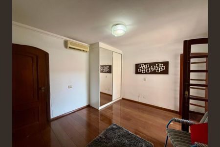 Casa à venda com 500m², 6 quartos e 6 vagas Casa à venda com 500m², 6 quartos e 6 vagasSuíte 2