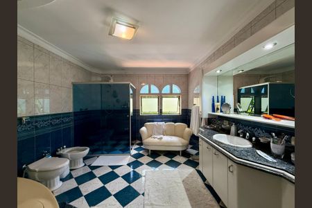 Casa à venda com 500m², 6 quartos e 6 vagas Casa à venda com 500m², 6 quartos e 6 vagasBanheiro Suíte 1