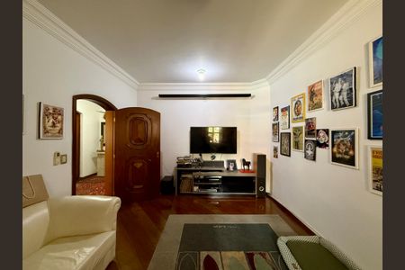 Casa à venda com 500m², 6 quartos e 6 vagas Casa à venda com 500m², 6 quartos e 6 vagasSala