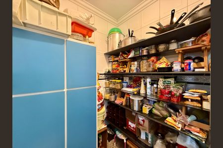 Casa à venda com 500m², 6 quartos e 6 vagas Casa à venda com 500m², 6 quartos e 6 vagasDespensa