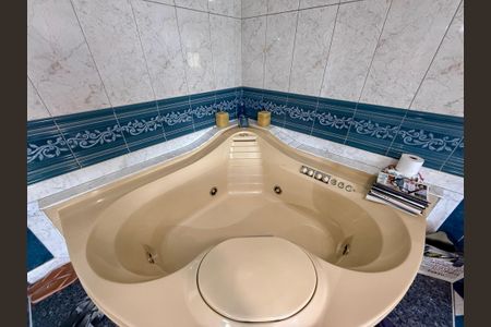 Casa à venda com 500m², 6 quartos e 6 vagas Casa à venda com 500m², 6 quartos e 6 vagasBanheiro Suíte 1