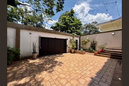 Casa à venda com 500m², 6 quartos e 6 vagas Casa à venda com 500m², 6 quartos e 6 vagasGaragem