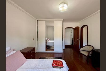 Casa à venda com 500m², 6 quartos e 6 vagas Casa à venda com 500m², 6 quartos e 6 vagasSuíte 3