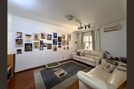 Casa à venda com 500m², 6 quartos e 6 vagas Casa à venda com 500m², 6 quartos e 6 vagasSala