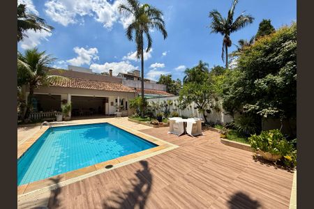 Casa à venda com 500m², 6 quartos e 6 vagas Casa à venda com 500m², 6 quartos e 6 vagasPiscina