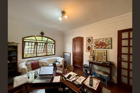 Casa à venda com 500m², 6 quartos e 6 vagas Casa à venda com 500m², 6 quartos e 6 vagasEscritório 1