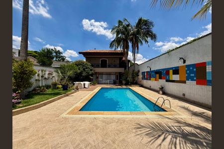 Casa à venda com 500m², 6 quartos e 6 vagas Casa à venda com 500m², 6 quartos e 6 vagasPiscina