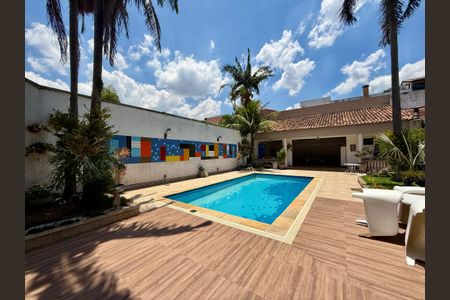 Casa à venda com 500m², 6 quartos e 6 vagas Casa à venda com 500m², 6 quartos e 6 vagasPiscina