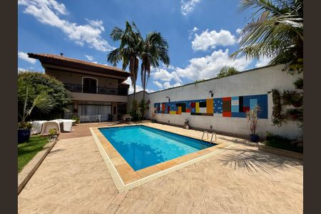 Casa à venda com 500m², 6 quartos e 6 vagas Casa à venda com 500m², 6 quartos e 6 vagasPiscina