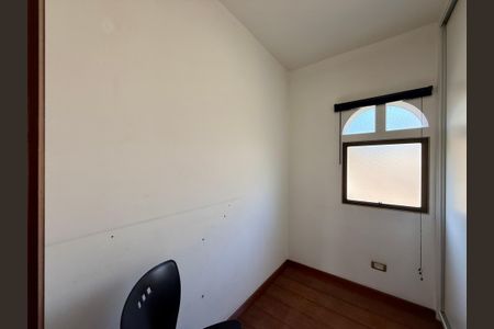 Casa à venda com 500m², 6 quartos e 6 vagas Casa à venda com 500m², 6 quartos e 6 vagasCloset Suíte 4