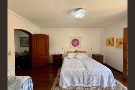 Casa à venda com 500m², 6 quartos e 6 vagas Casa à venda com 500m², 6 quartos e 6 vagasSuíte 4