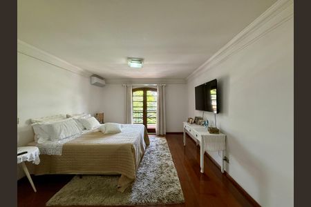 Casa à venda com 500m², 6 quartos e 6 vagas Casa à venda com 500m², 6 quartos e 6 vagasSuíte 1